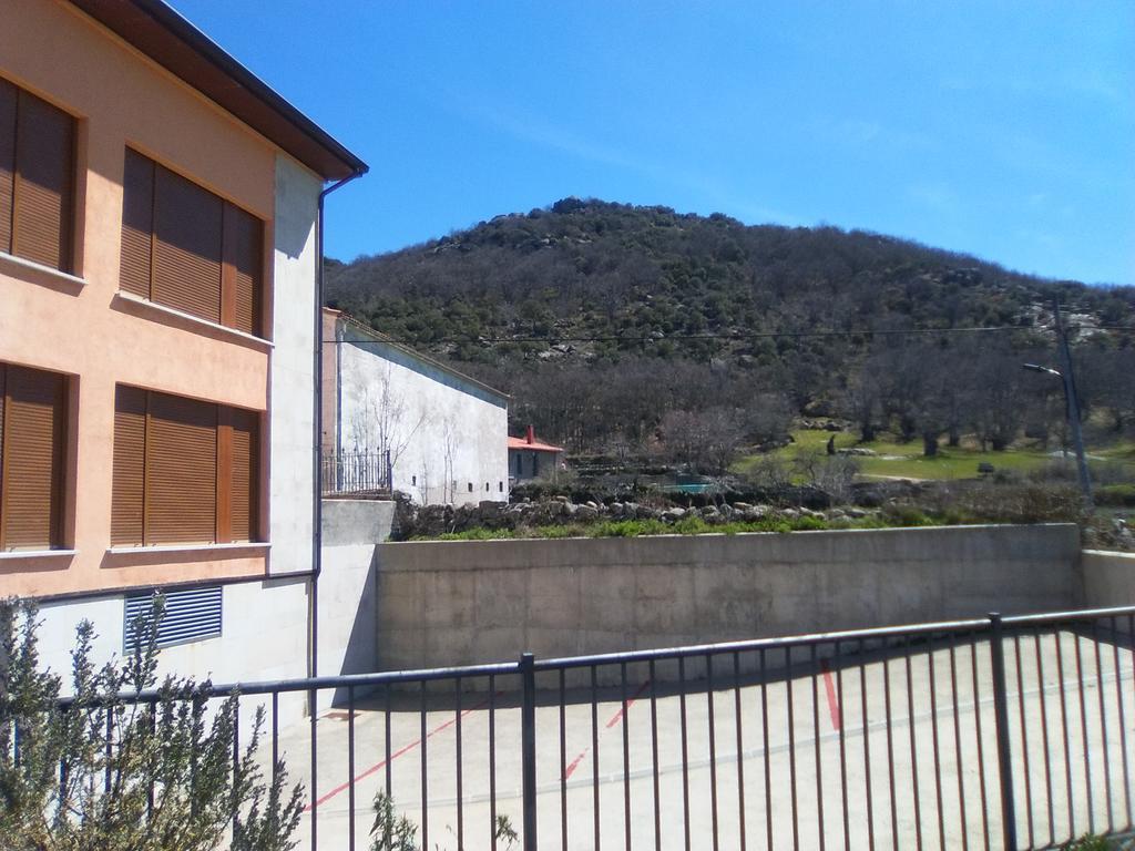 Apartamentos La Covatilla Neila de San Miguel エクステリア 写真