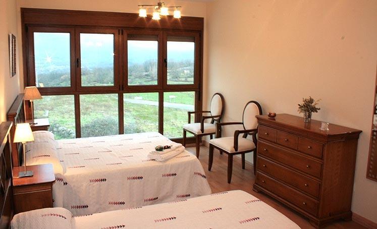 Apartamentos La Covatilla Neila de San Miguel エクステリア 写真
